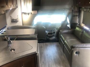 2017 Forest River Sunseeker 3050sf