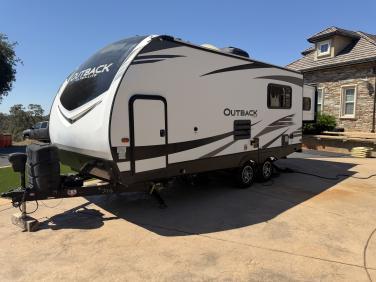 2020 Keystone Outback Ultra-Lite 210urs