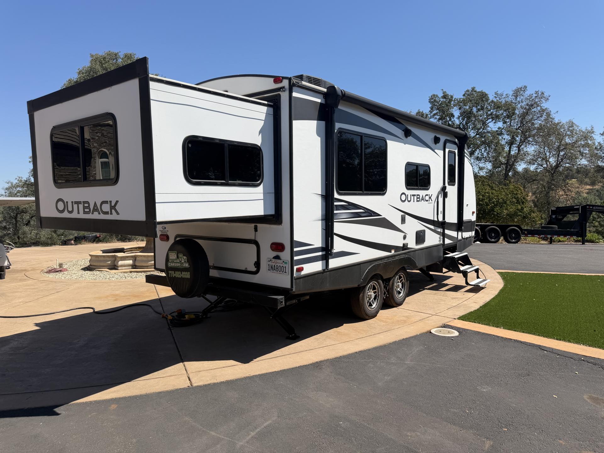 2020 Keystone Outback Ultra-Lite 210urs