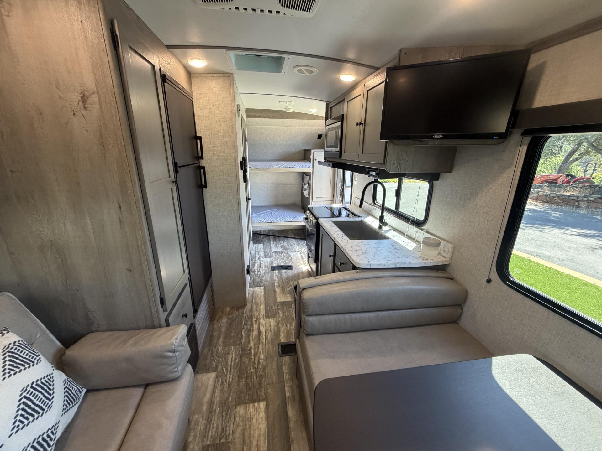 2020 Keystone Outback Ultra-Lite 210urs