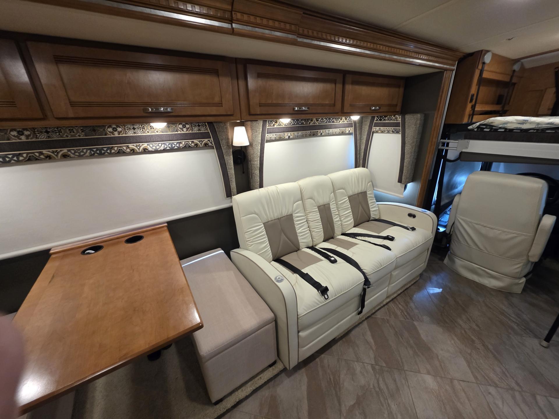 2019 Winnebago Forza 34t