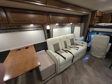 2019 Winnebago Forza 34t