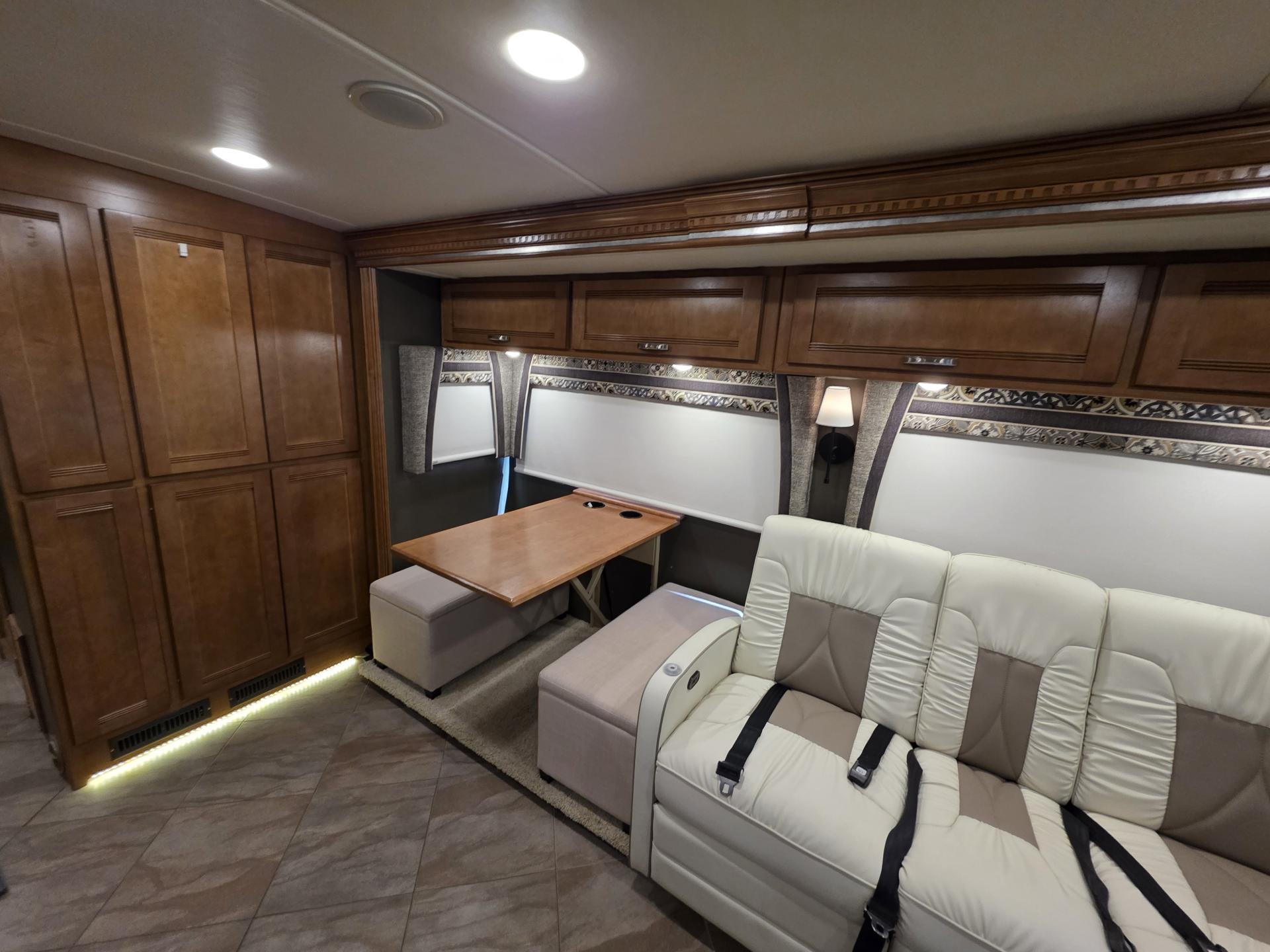 2019 Winnebago Forza 34t