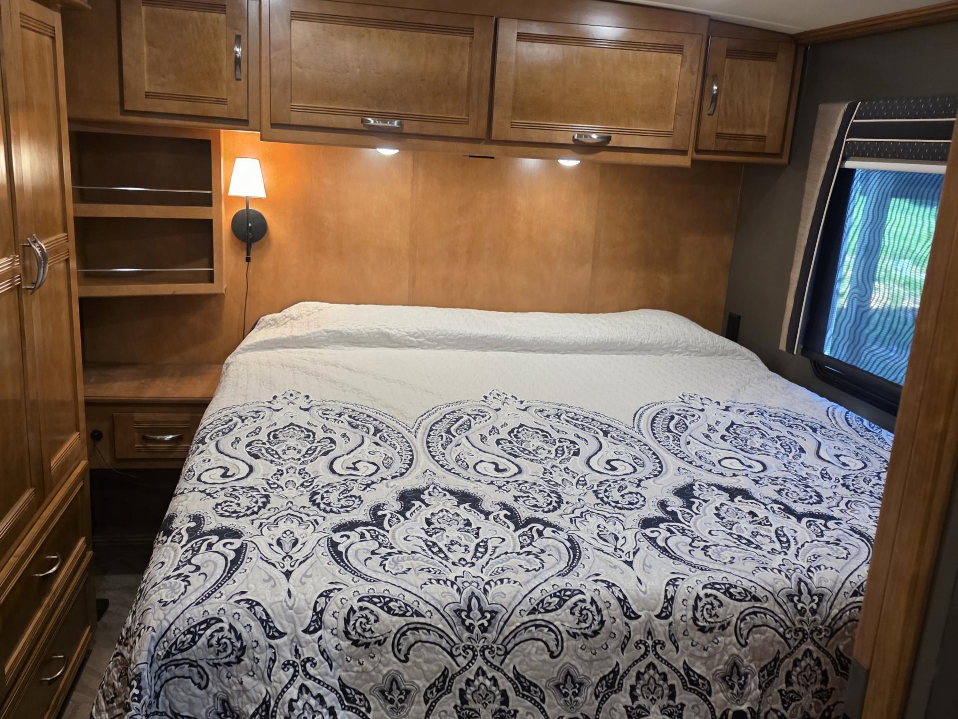 2019 Winnebago Forza 34t
