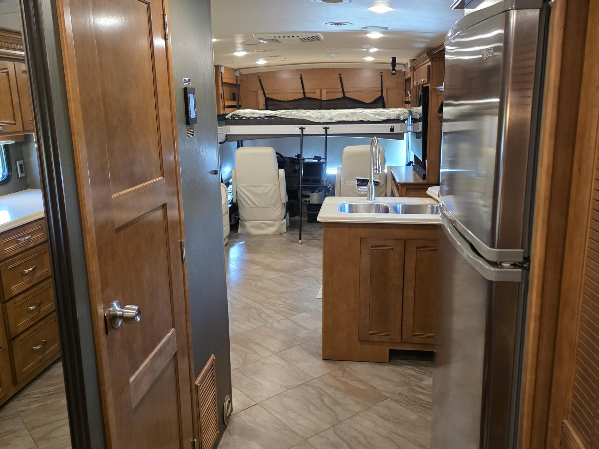 2019 Winnebago Forza 34t