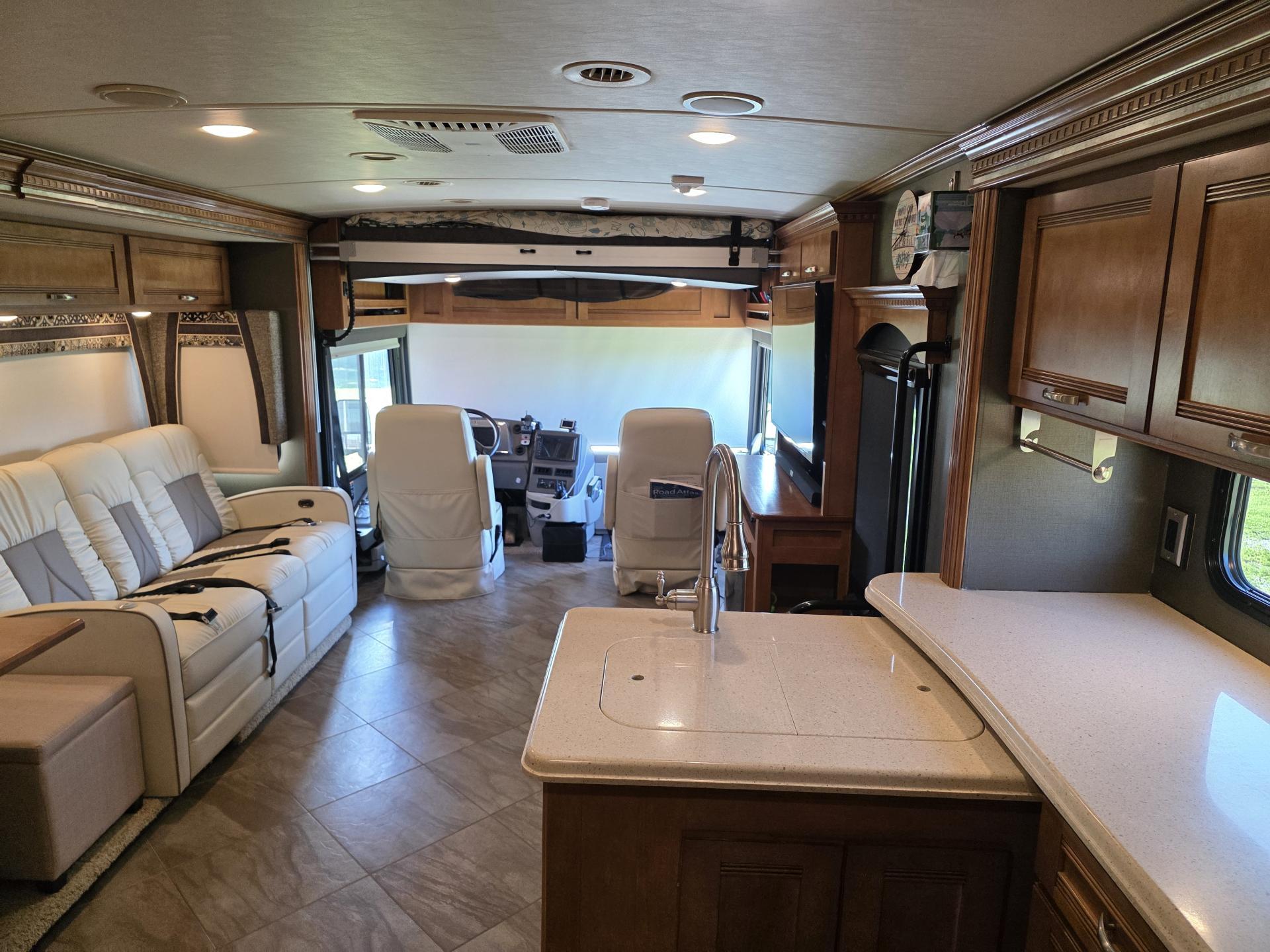 2019 Winnebago Forza 34t
