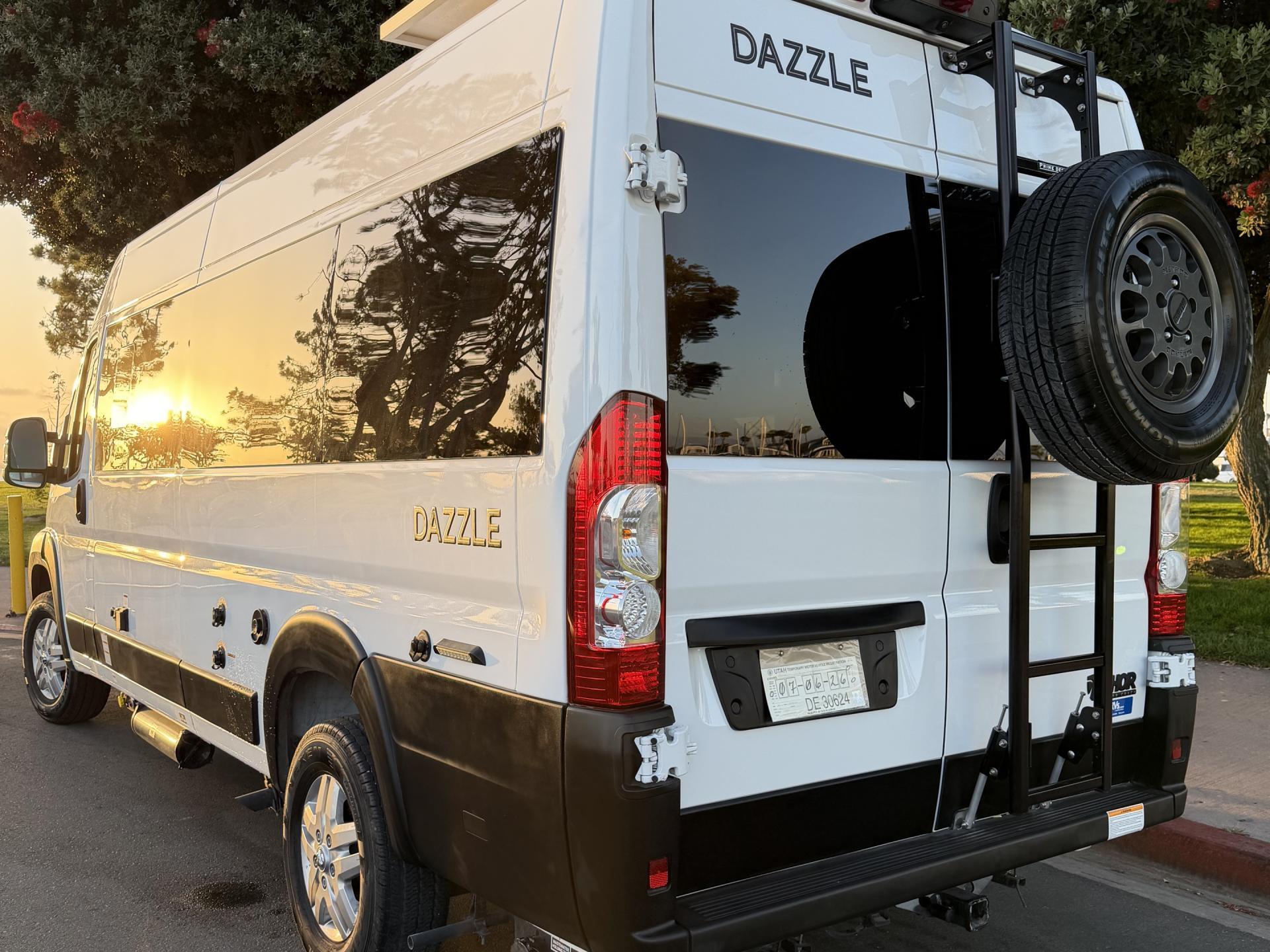 2024 Thor Motor Coach Dazzle 2lb