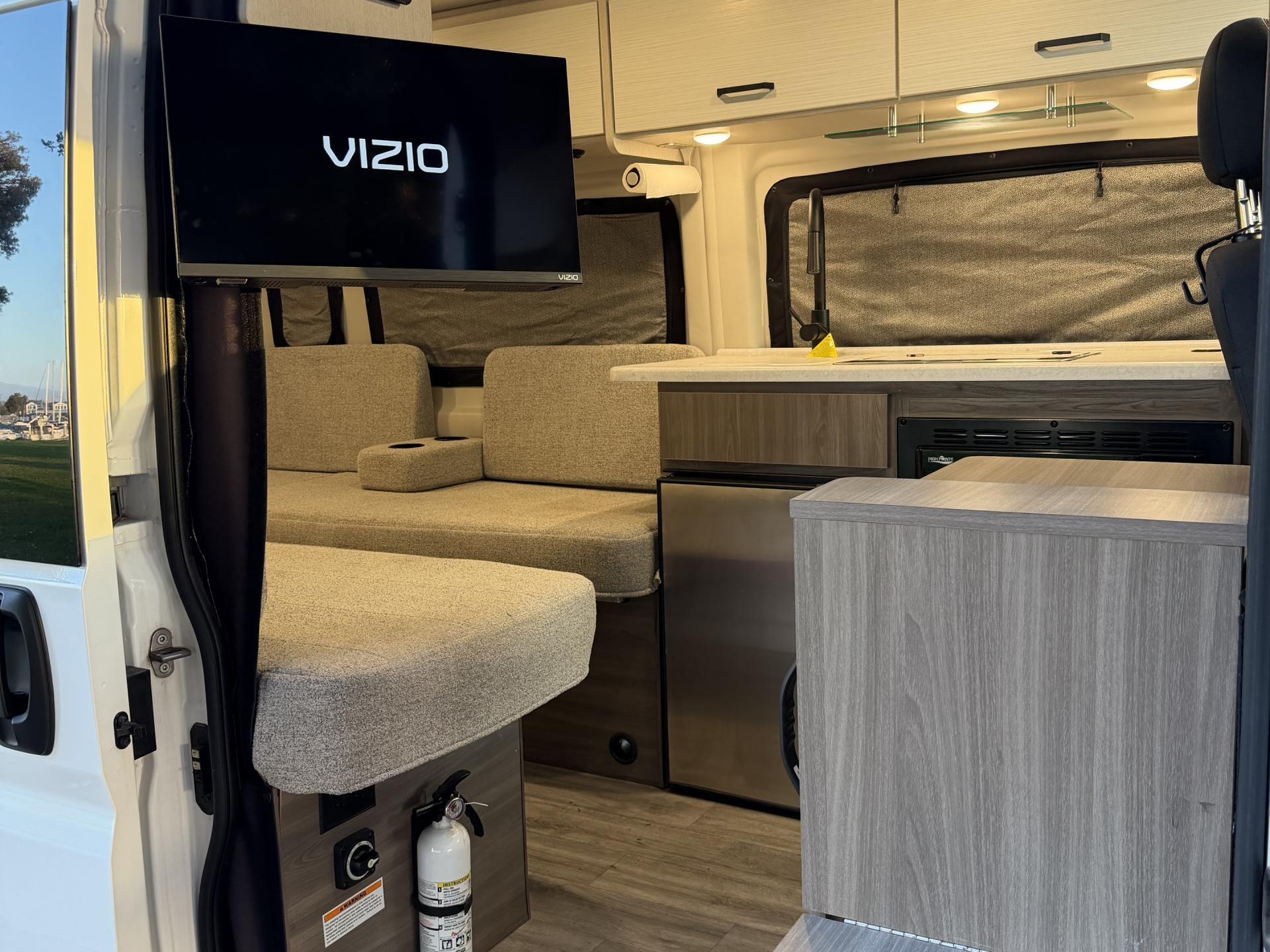 2024 Thor Motor Coach Dazzle 2lb
