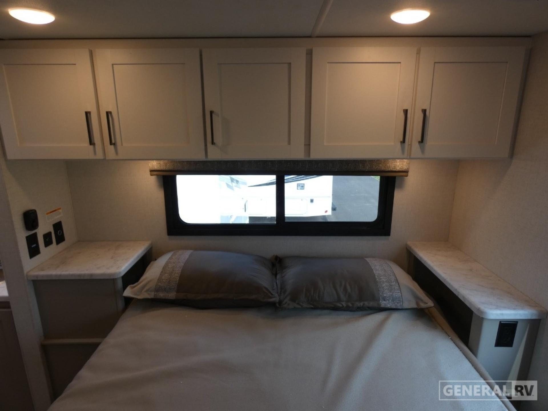 2025 Thor Motor Coach Pasadena SL31