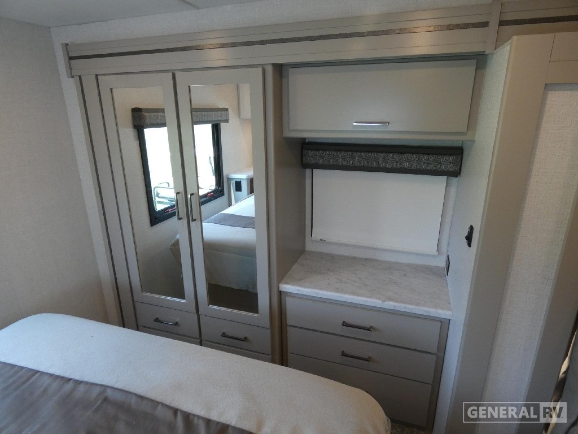 2025 Thor Motor Coach Pasadena SL31