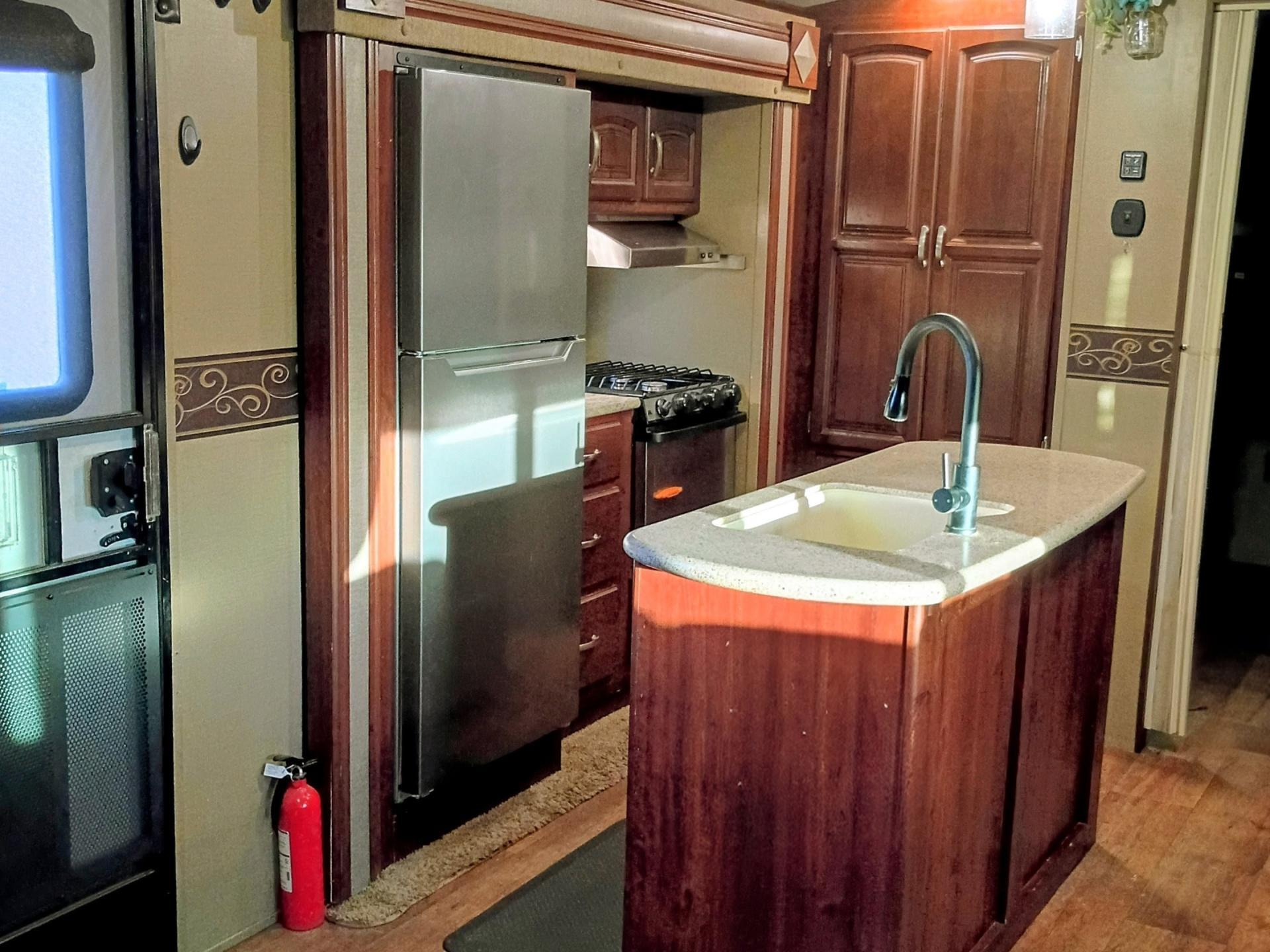 2015 Keystone Outback Super-Lite 323bh