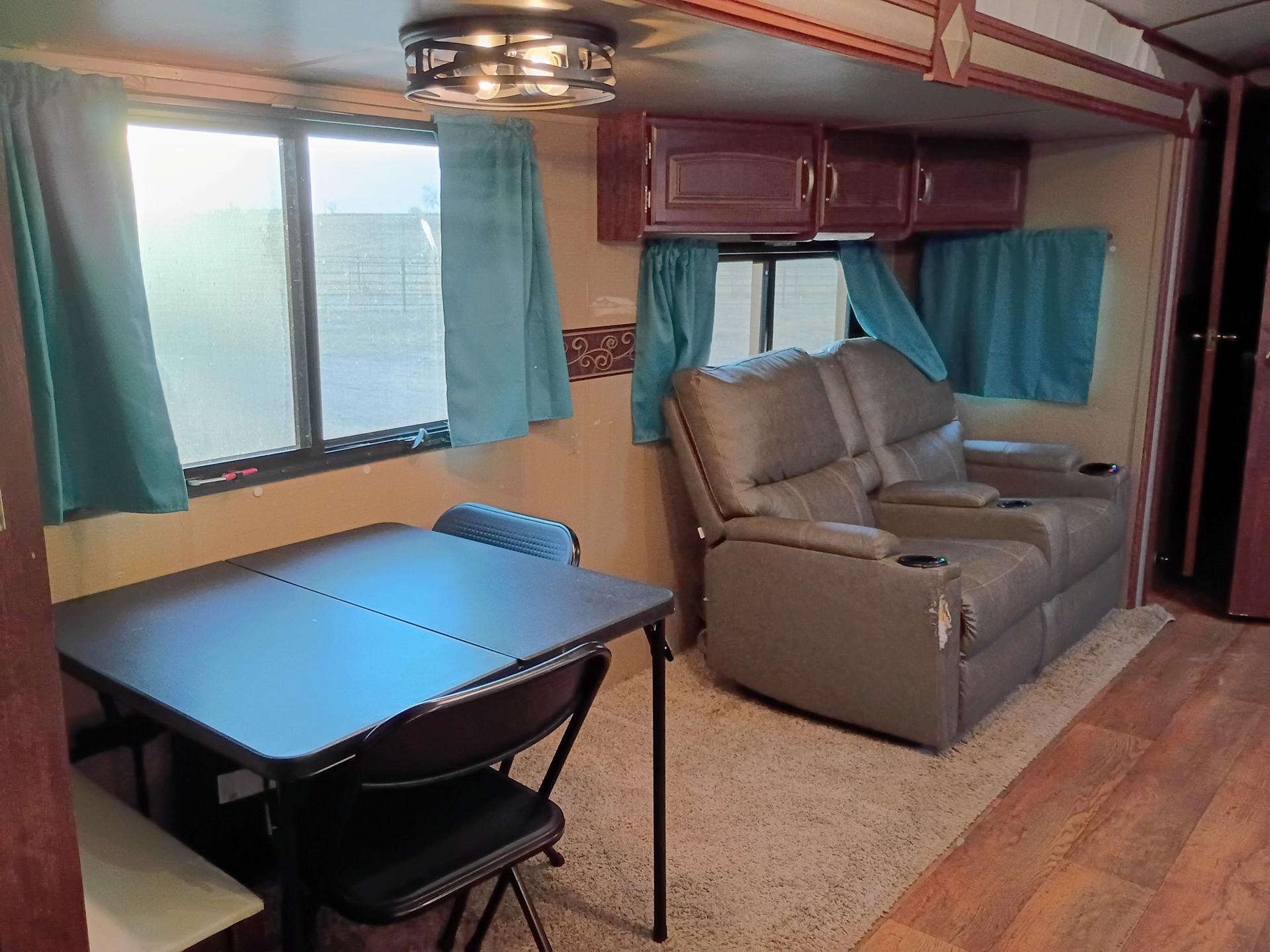 2015 Keystone Outback Super-Lite 323bh