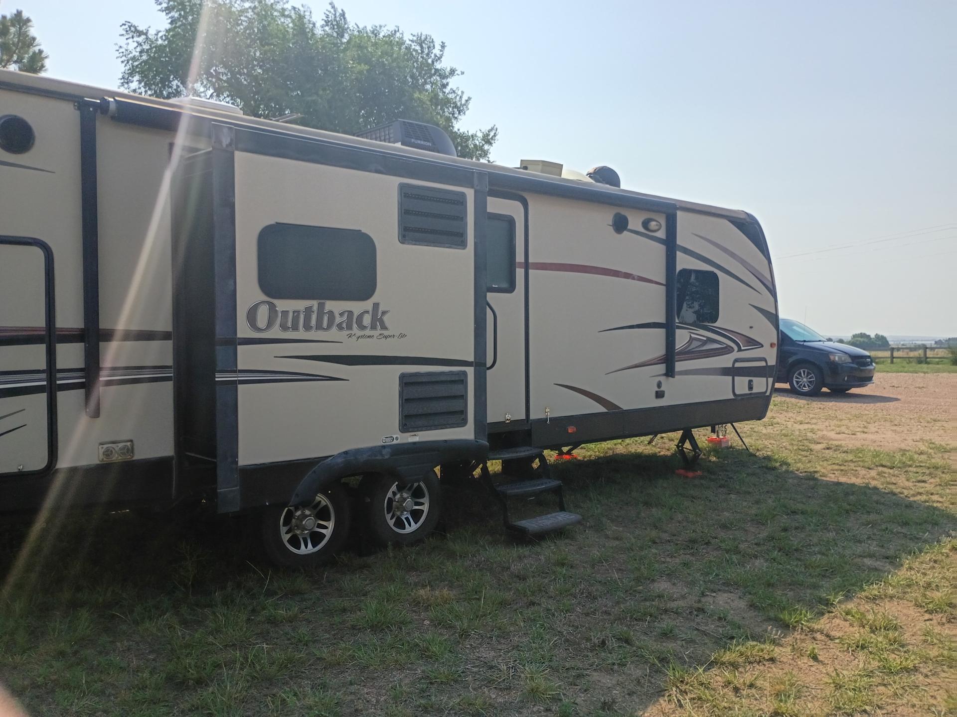 2015 Keystone Outback Super-Lite 323bh
