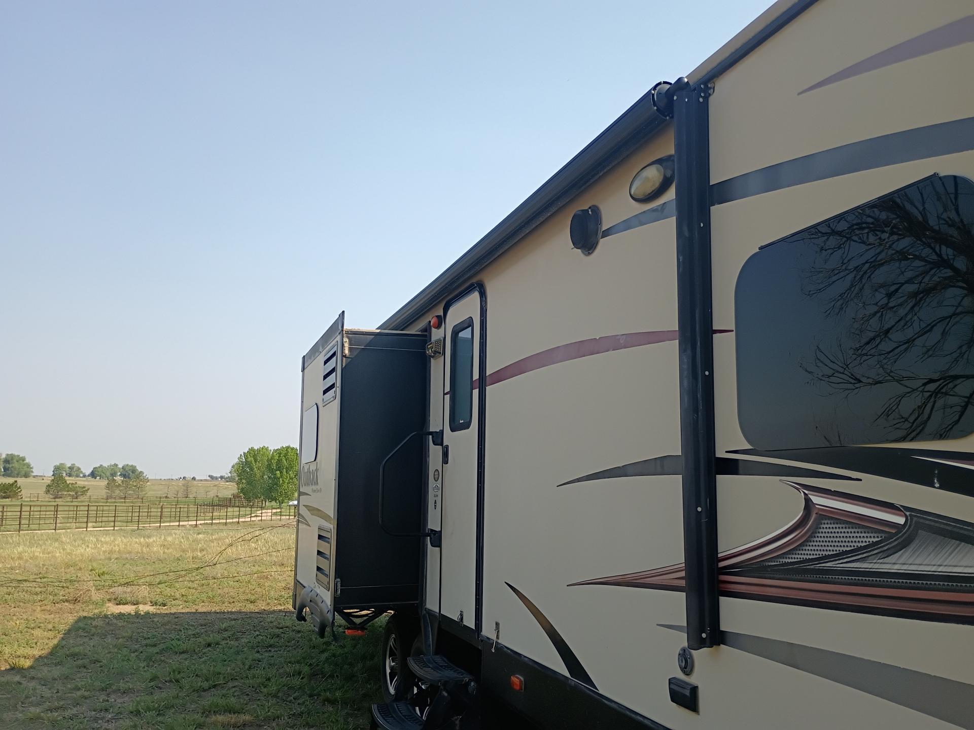 2015 Keystone Outback Super-Lite 323bh