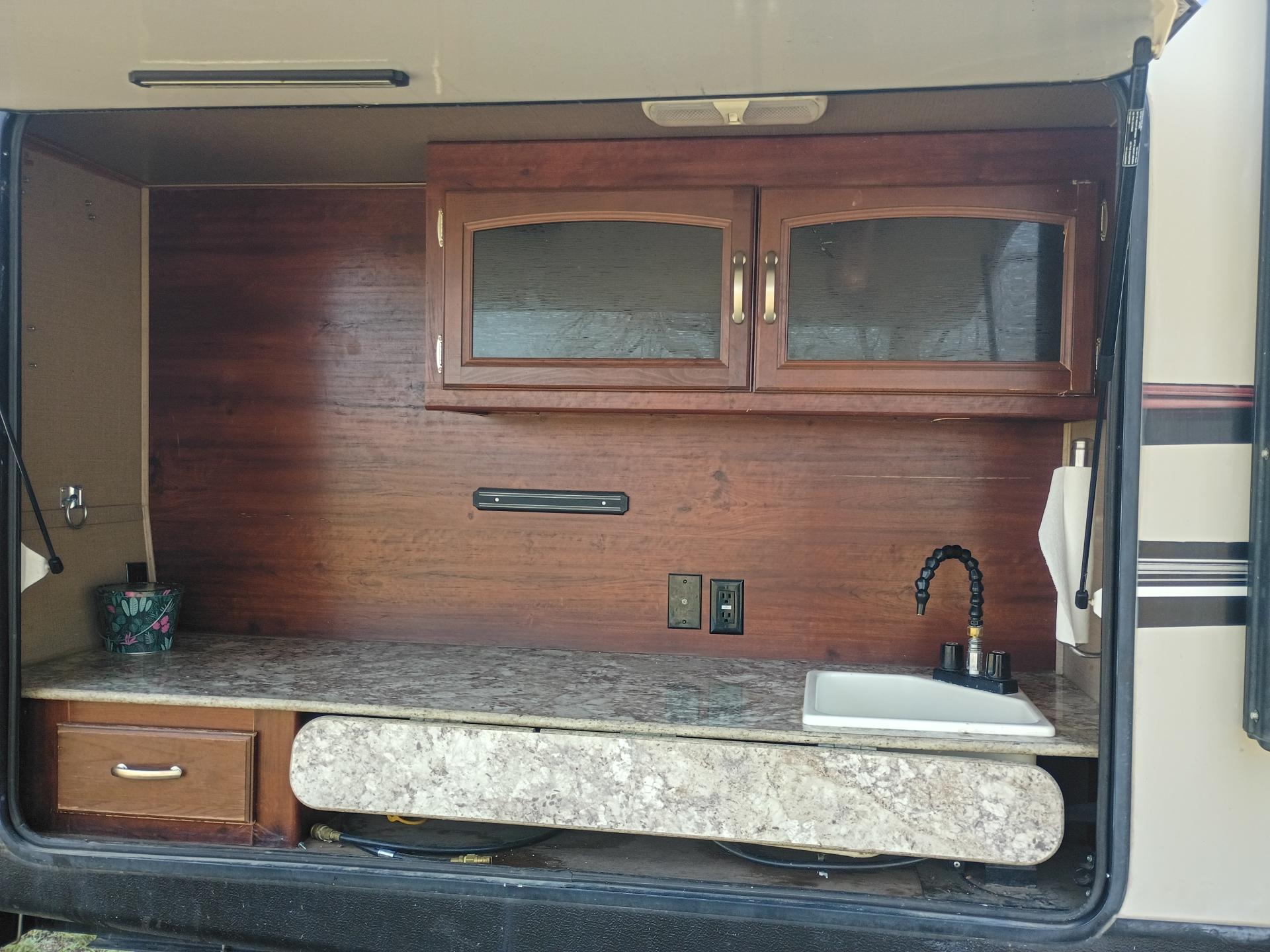 2015 Keystone Outback Super-Lite 323bh