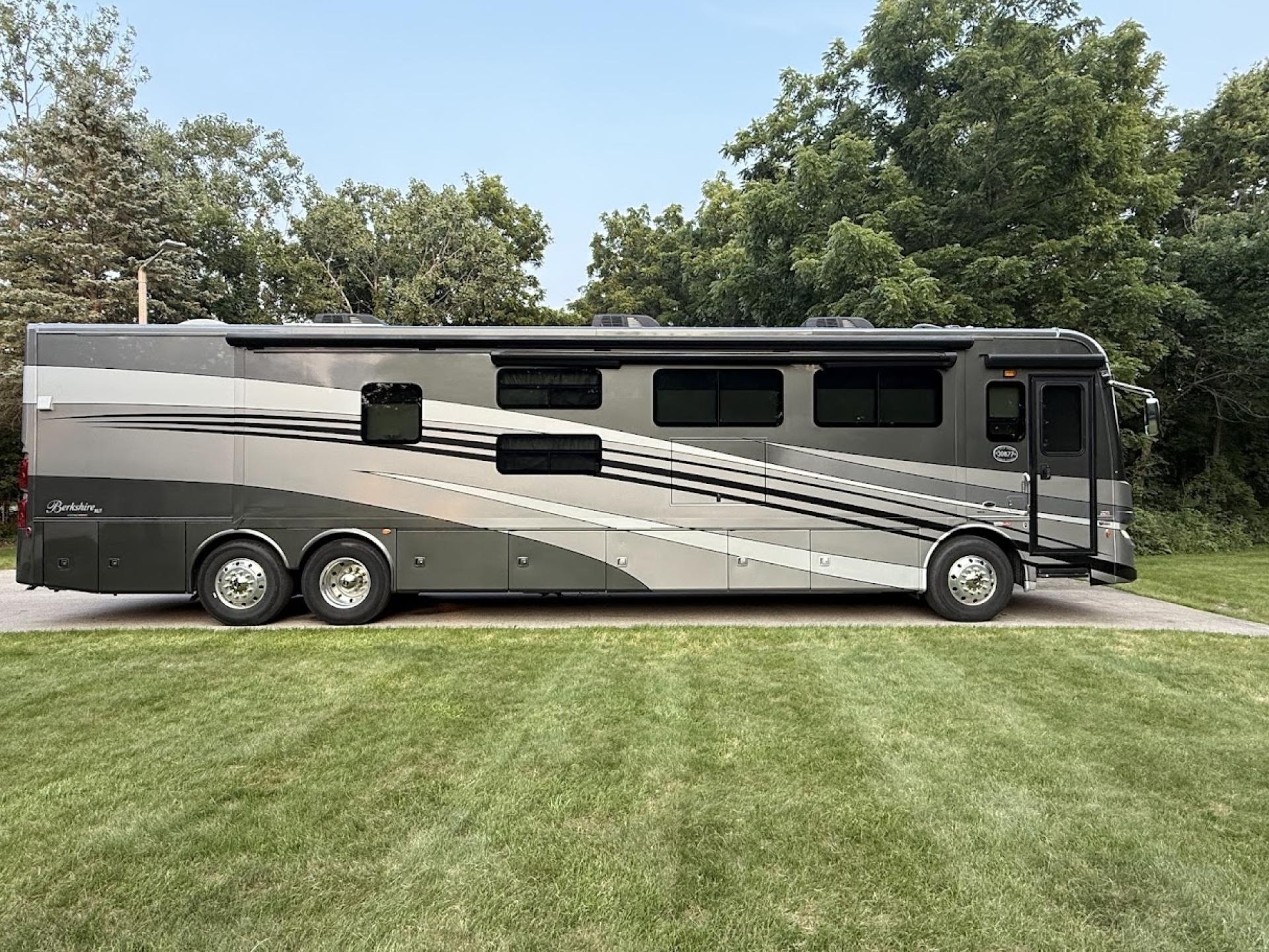 2021 Forest River Berkshire XLT 45ca