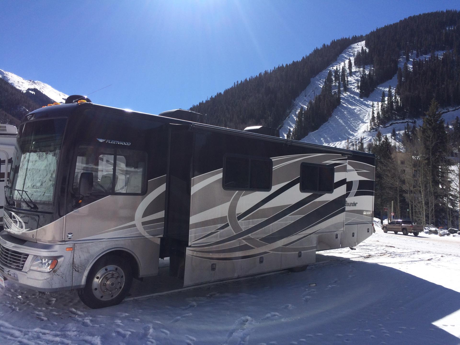 2015 Fleetwood Bounder 33c