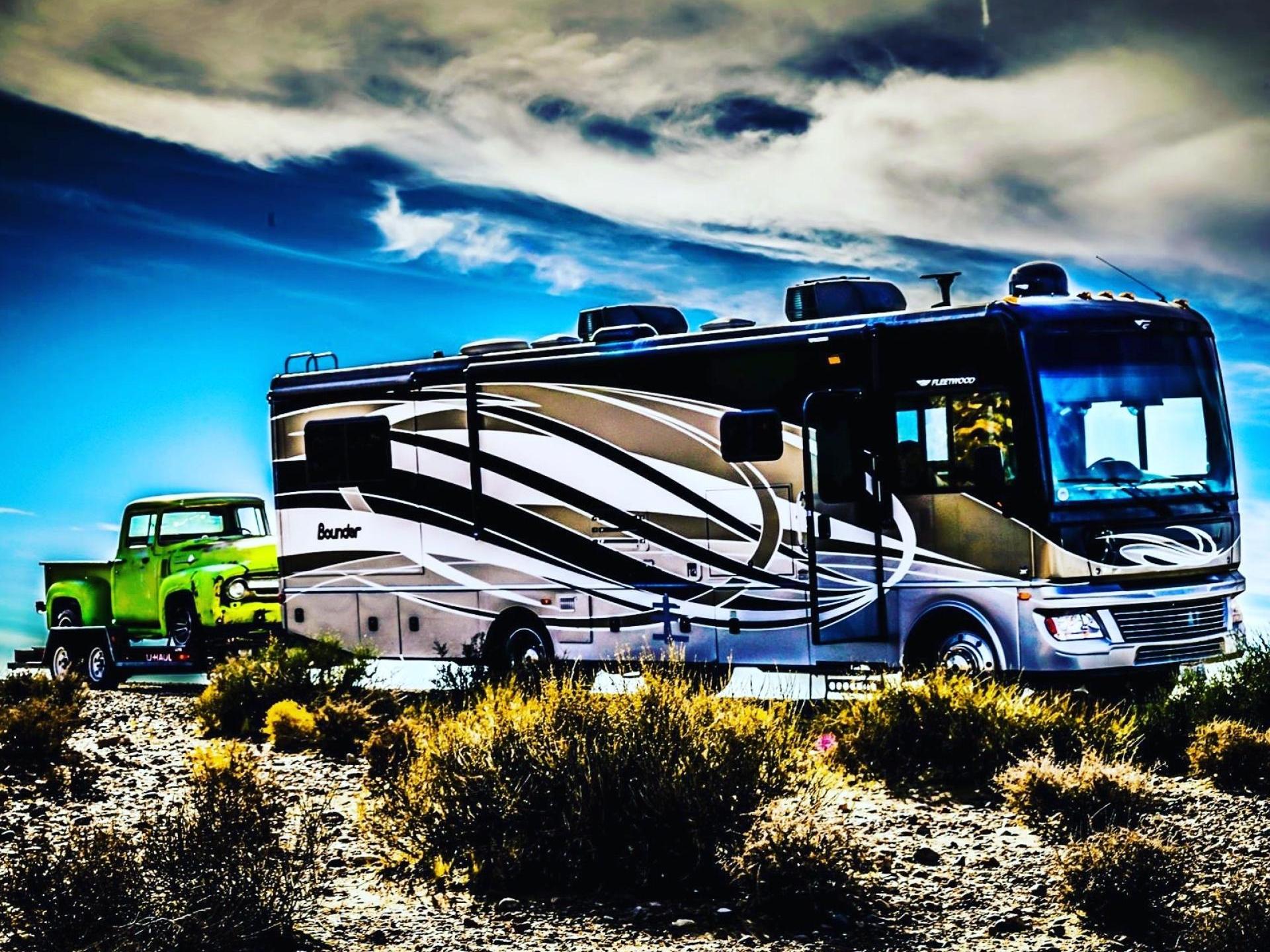 2015 Fleetwood Bounder 33c
