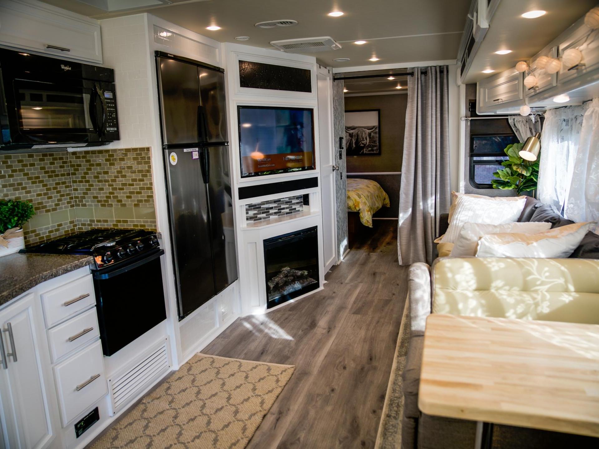 2015 Fleetwood Bounder 33c