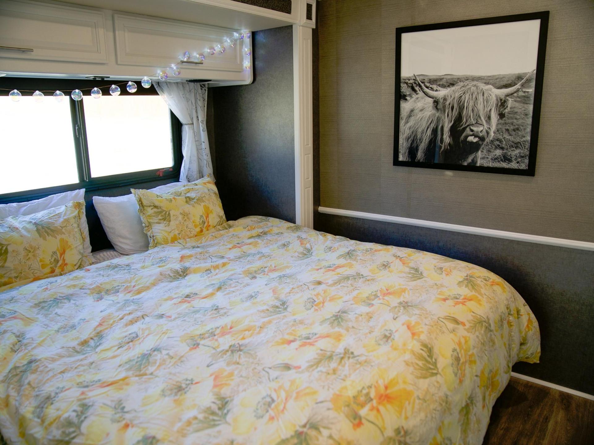 2015 Fleetwood Bounder 33c