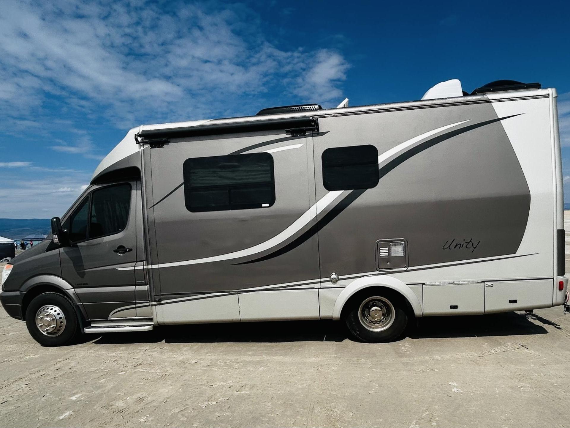 2013 Leisure Travel Vans Unity u24mb