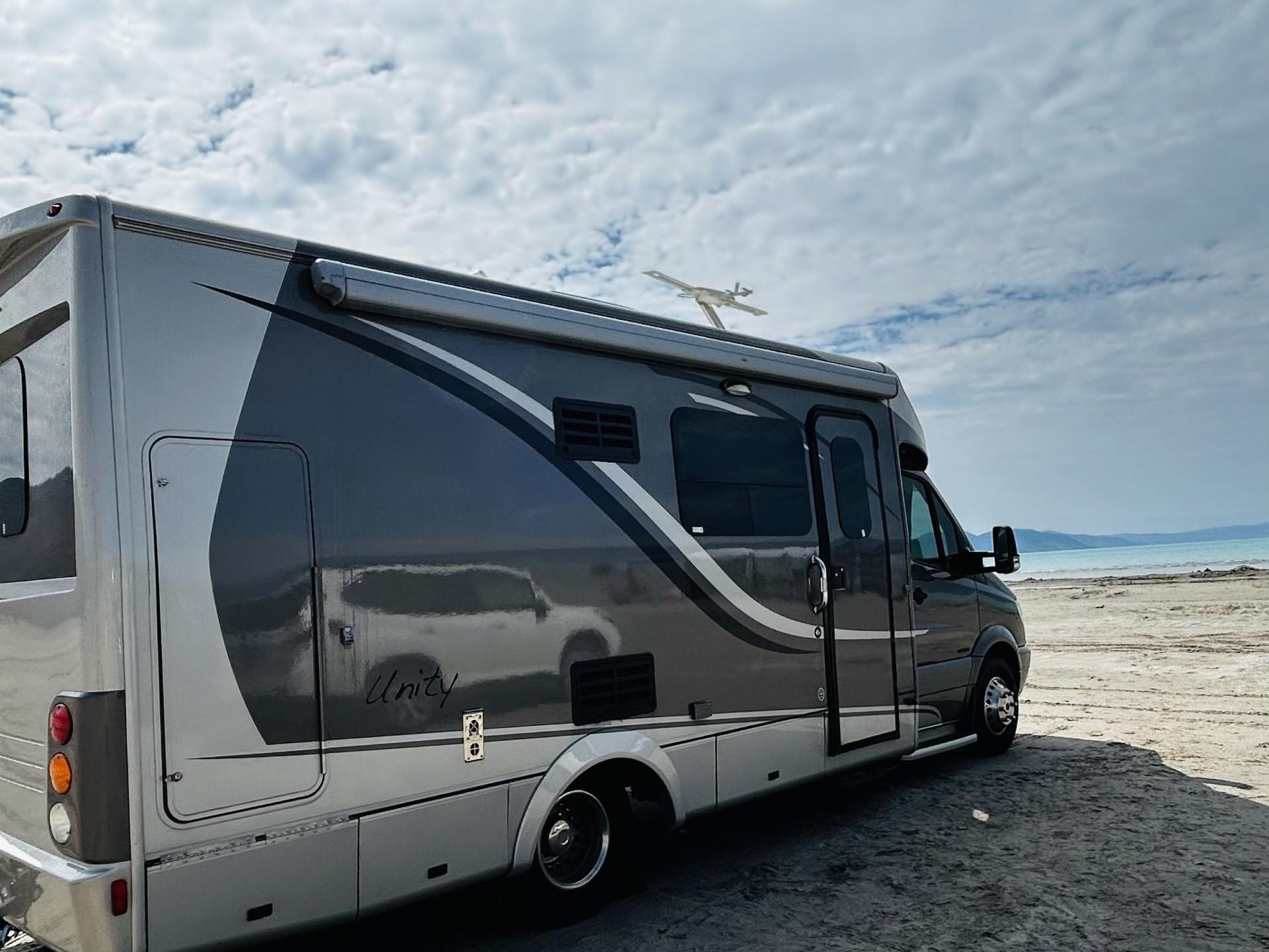 2013 Leisure Travel Vans Unity u24mb