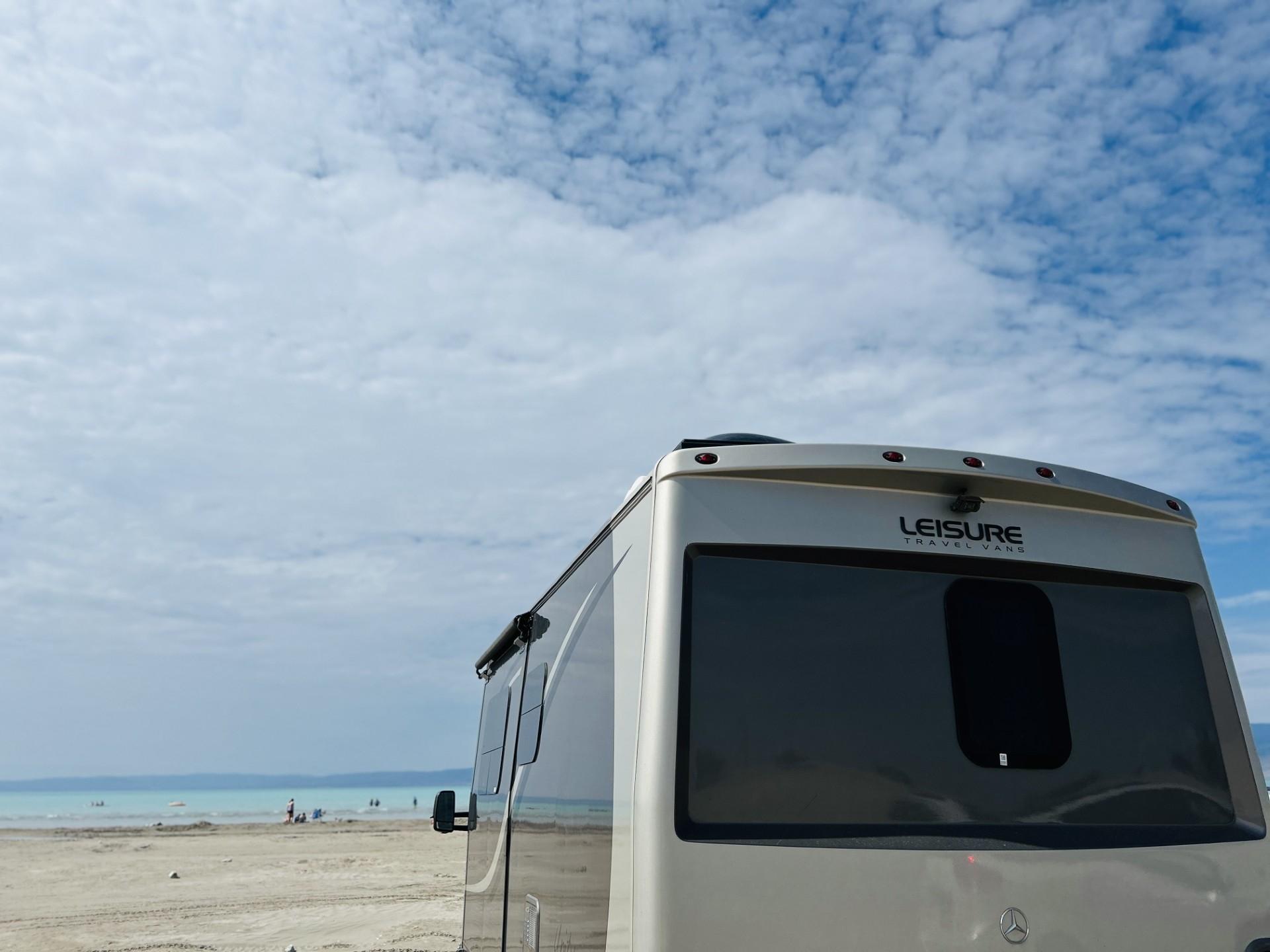 2013 Leisure Travel Vans Unity u24mb