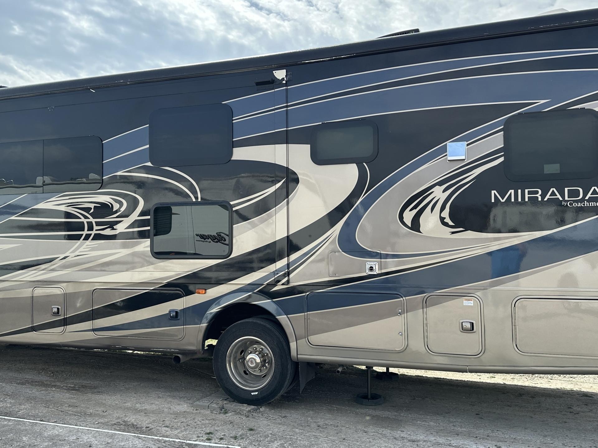 2022 FOREST RIVER Coachmen Mirada 35ES