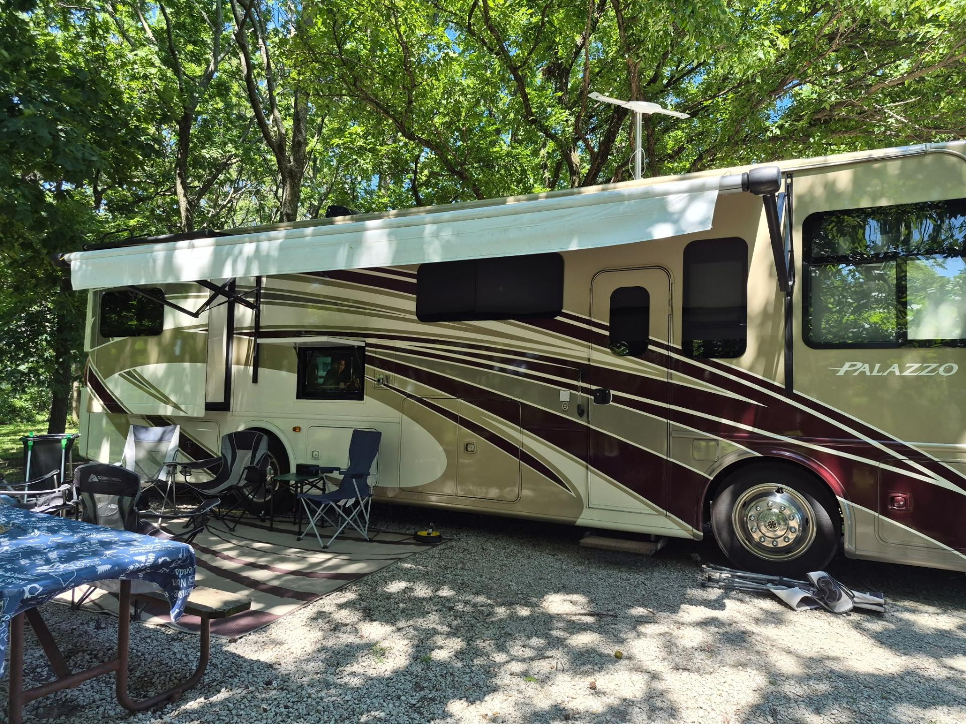 2016 Thor Motor Coach Palazzo 33.3