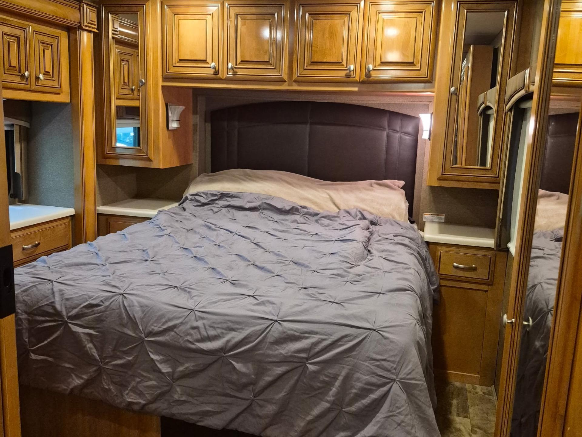 2016 Thor Motor Coach Palazzo 33.3