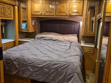 2016 Thor Motor Coach Palazzo 33.3