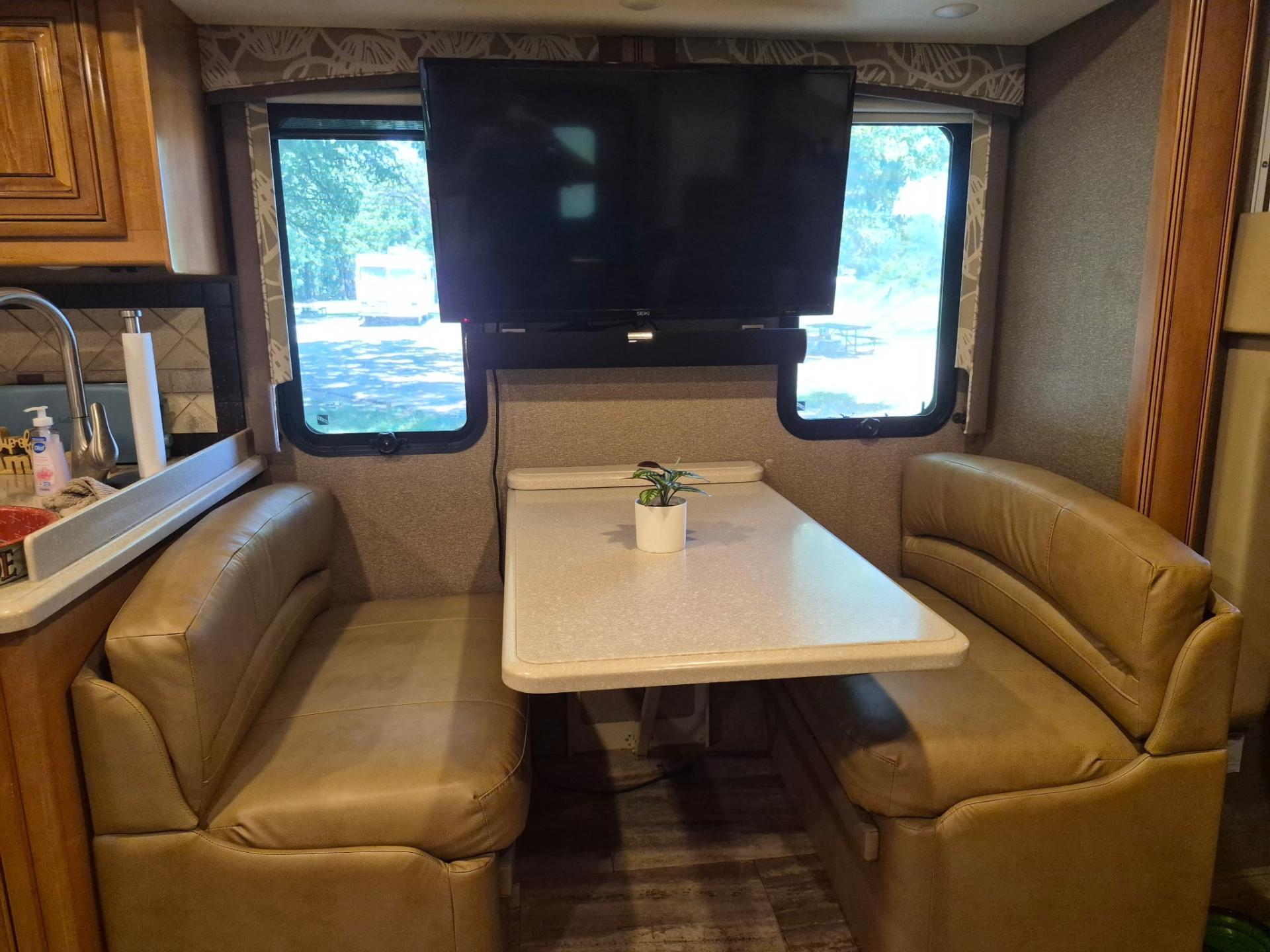 2016 Thor Motor Coach Palazzo 33.3