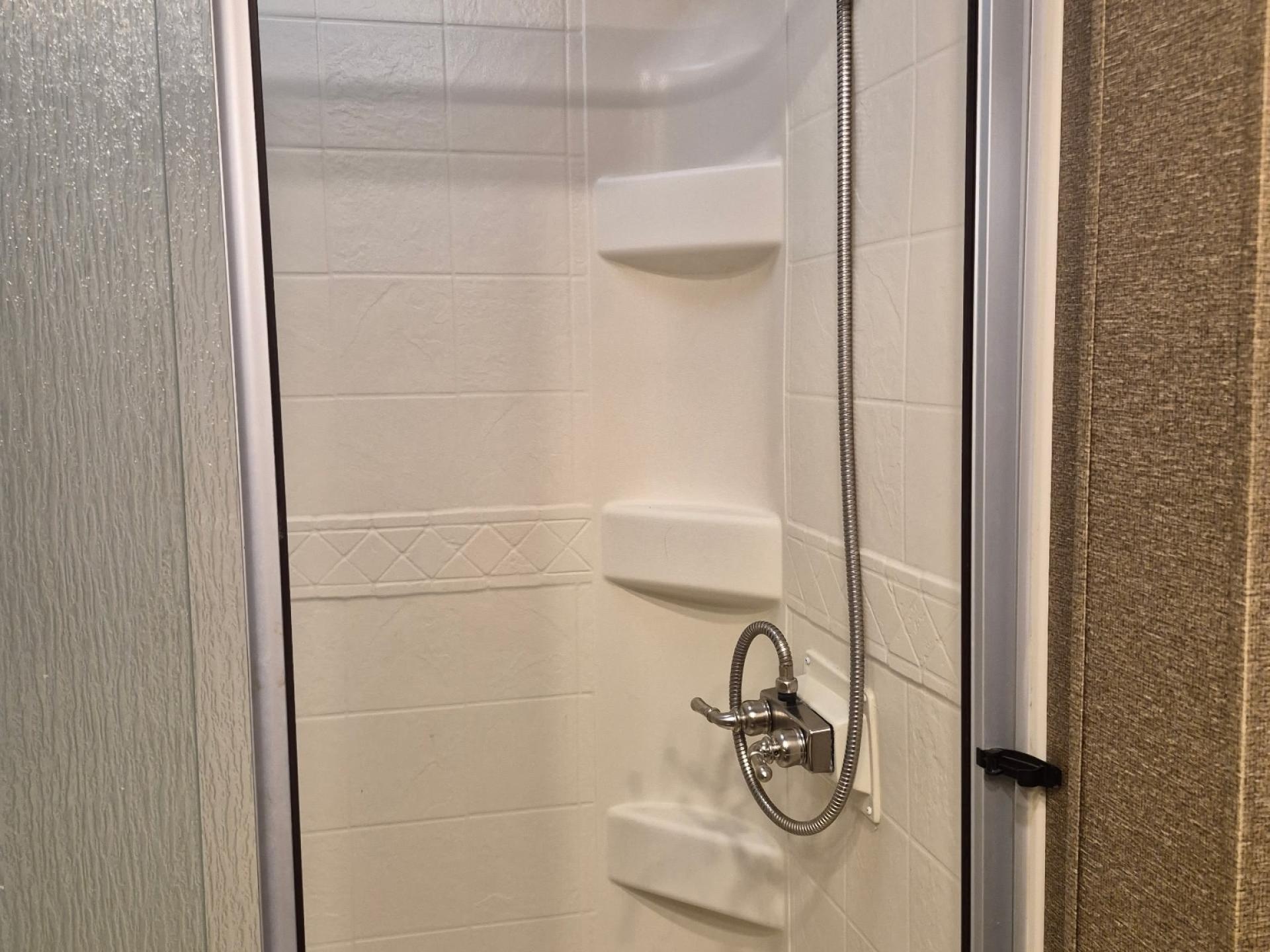 2016 Thor Motor Coach Palazzo 33.3