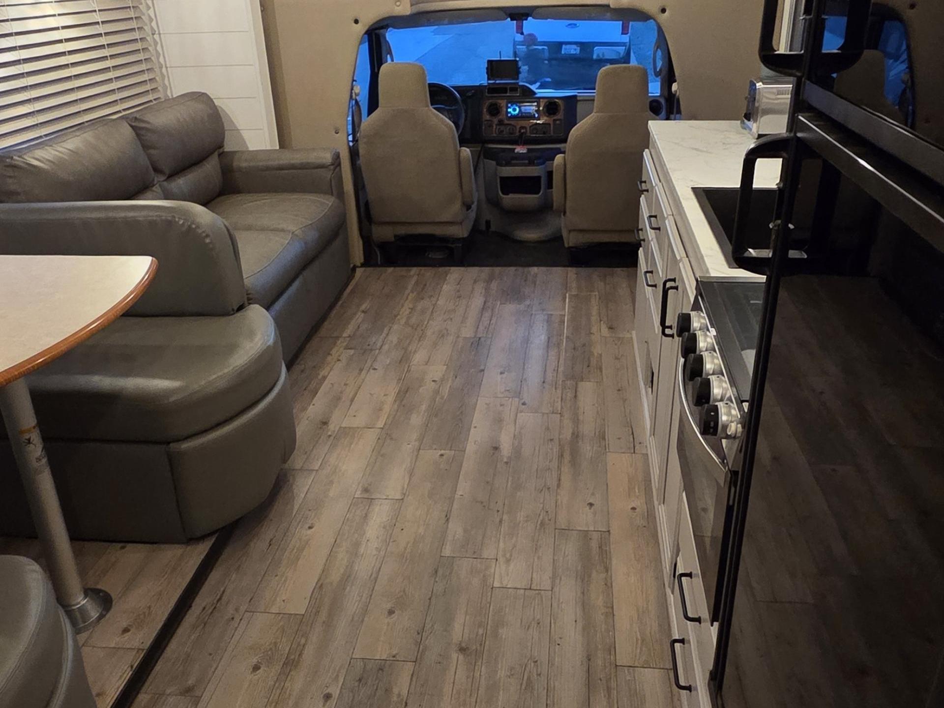 2014 Thor Motor Coach Freedom Elite 31L