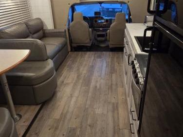 2014 Thor Motor Coach Freedom Elite 31L