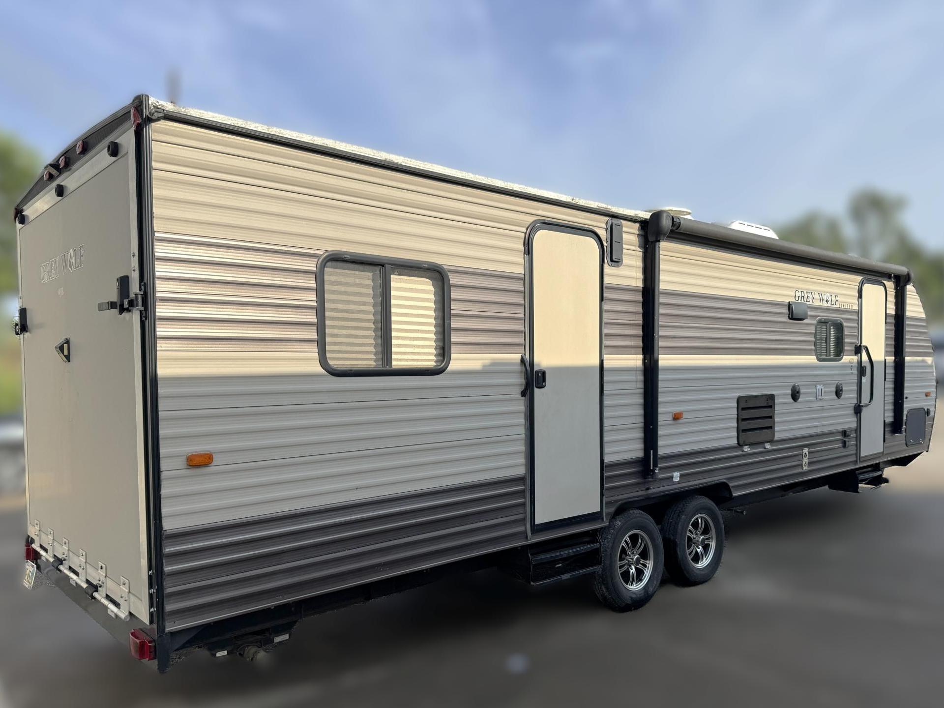 2017 Forest River Grey Wolf 27rr