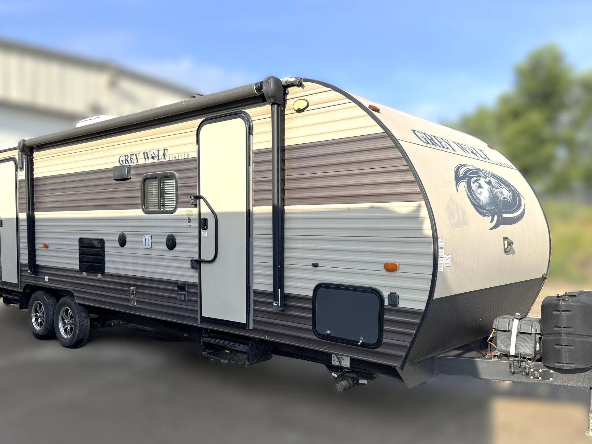 2017 Forest River Grey Wolf 27rr