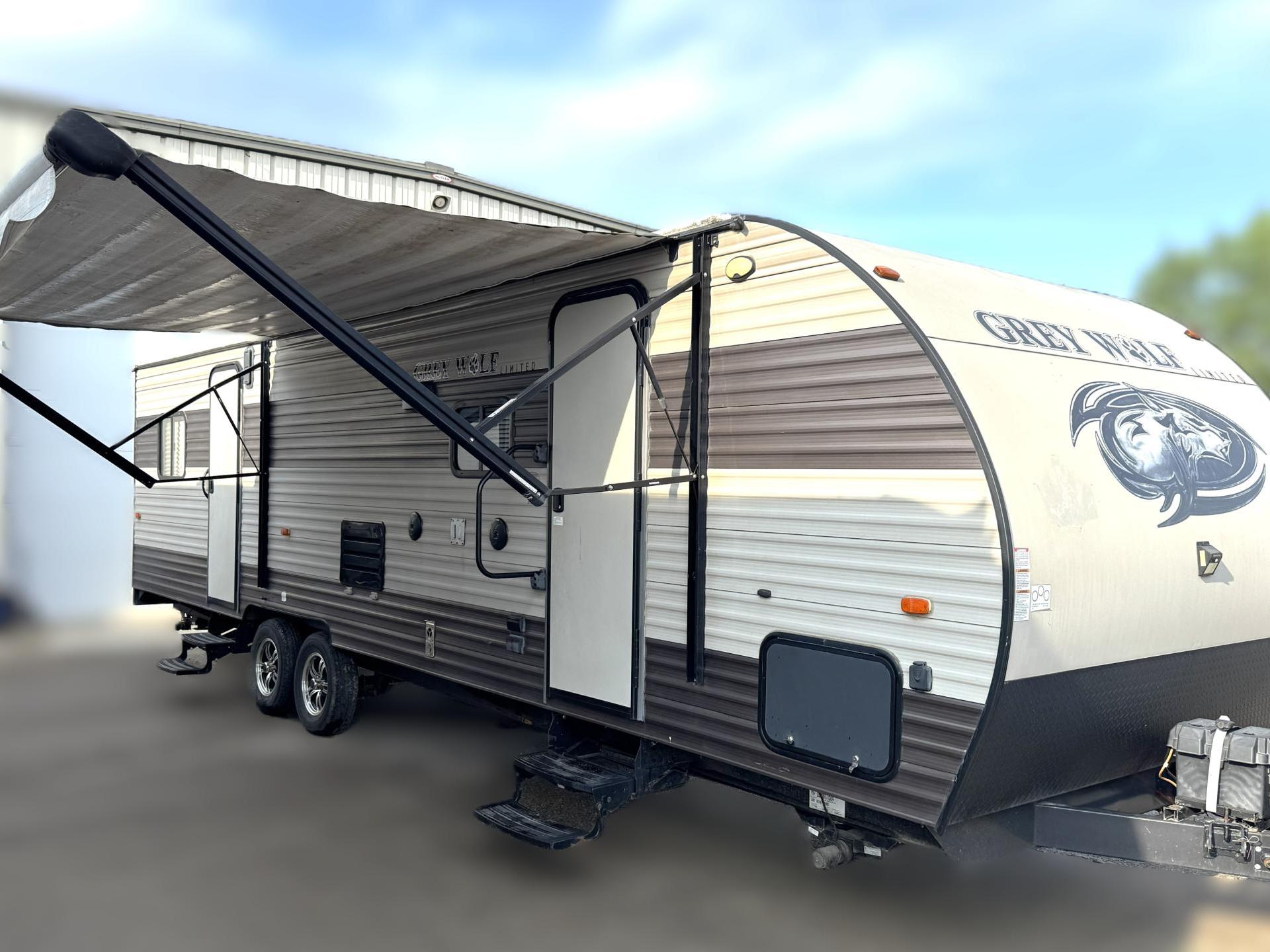 2017 Forest River Grey Wolf 27rr