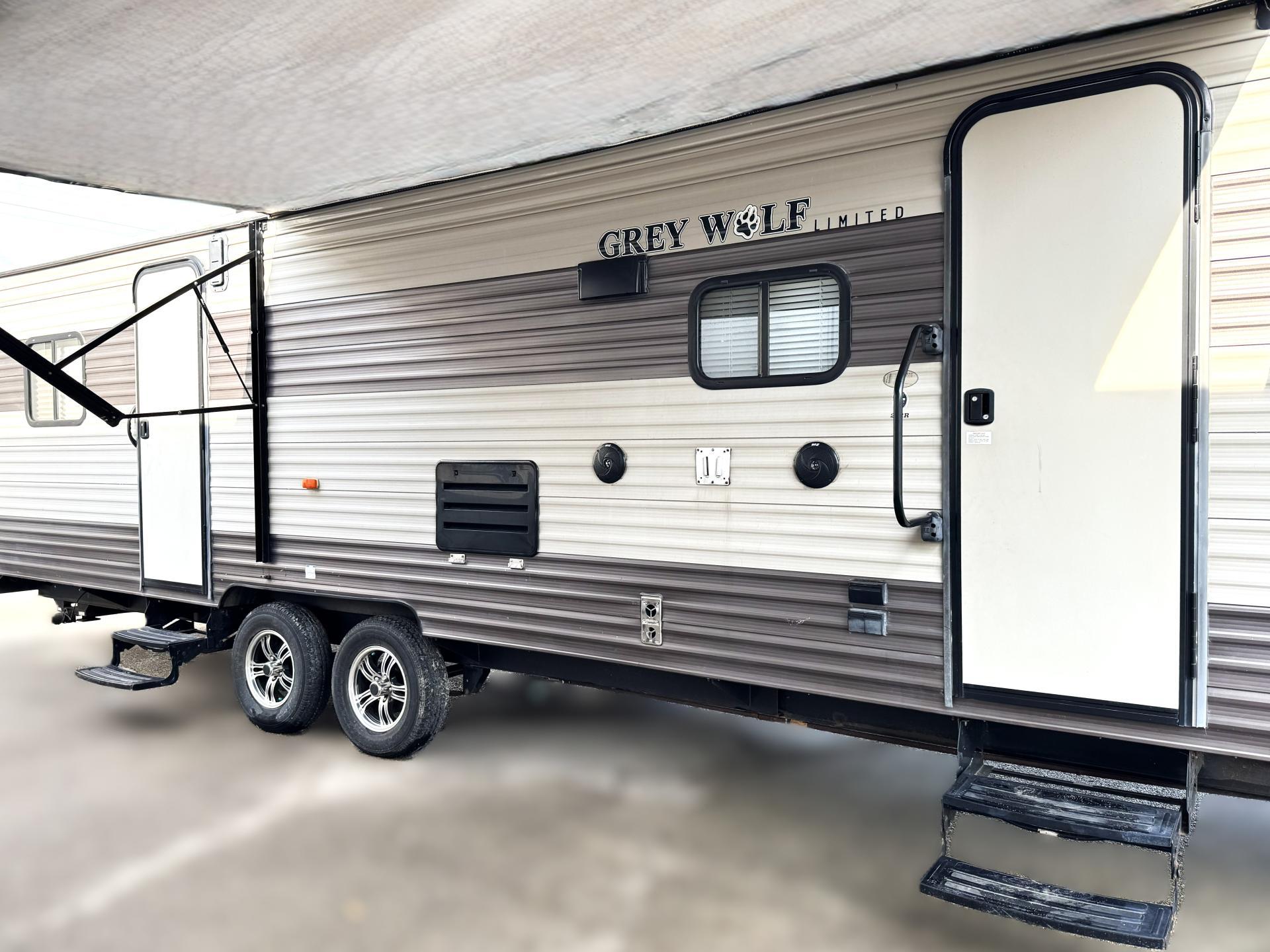 2017 Forest River Grey Wolf 27rr