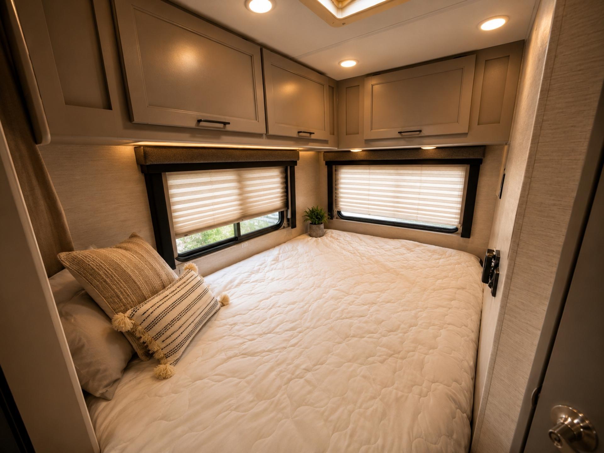 2025 Thor Motor Coach Coleman 22eqf
