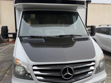 2016 Winnebago Navion 24j