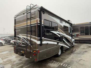 2016 Winnebago Navion 24j