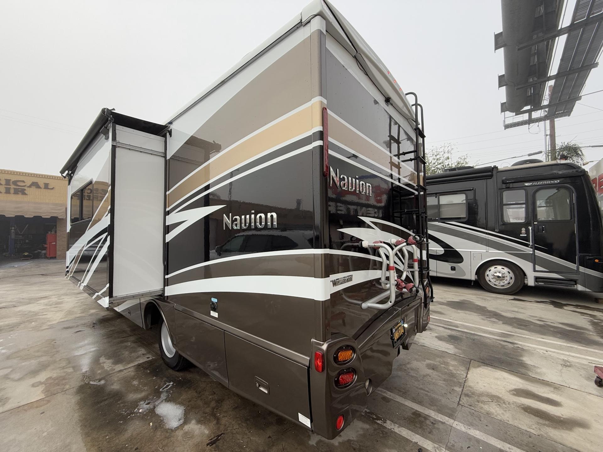 2016 Winnebago Navion 24j