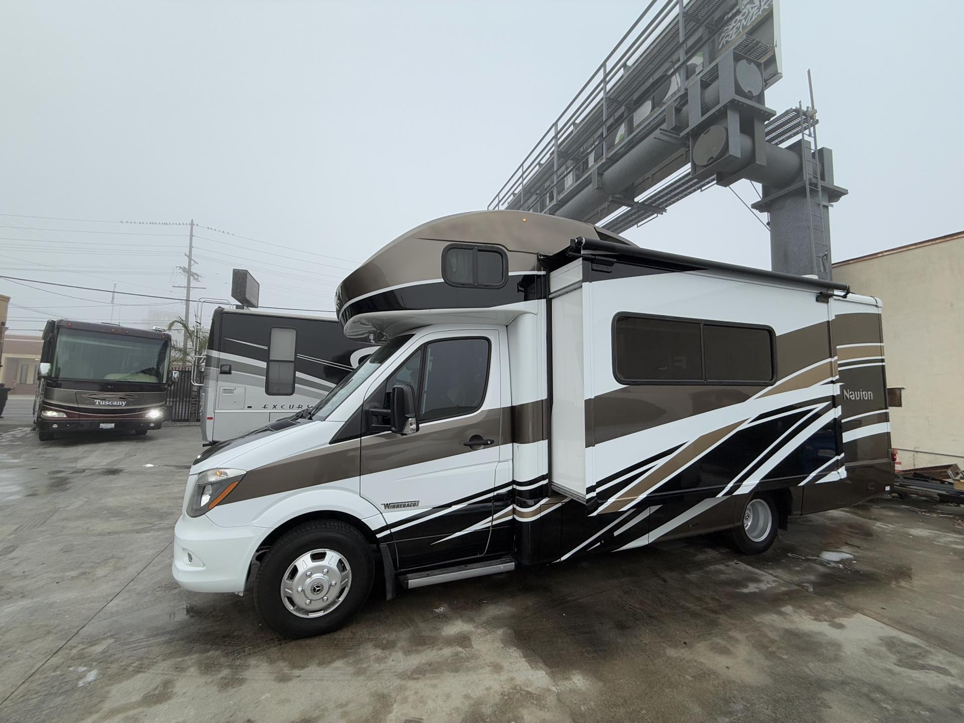 2016 Winnebago Navion 24j