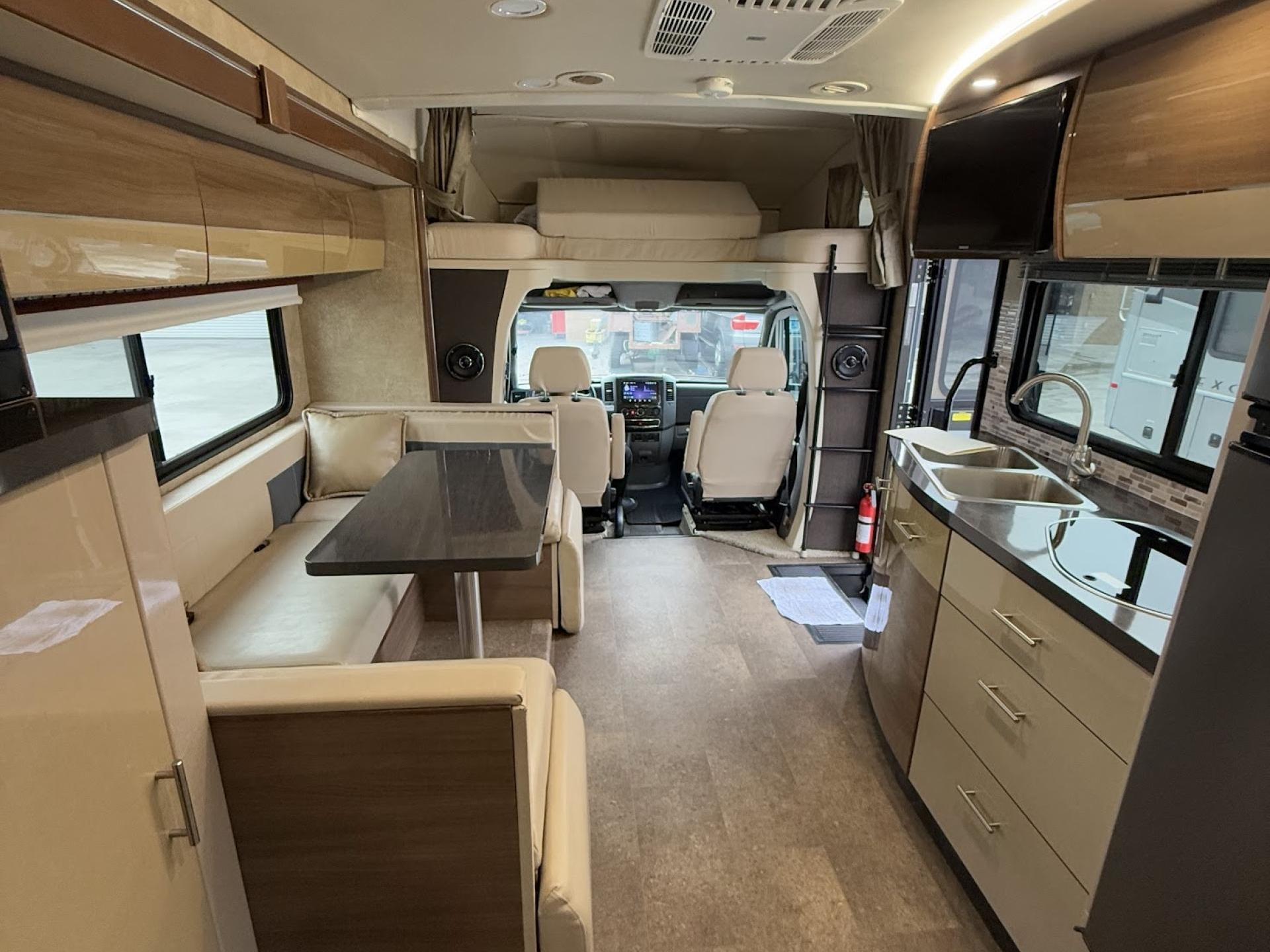 2016 Winnebago Navion 24j