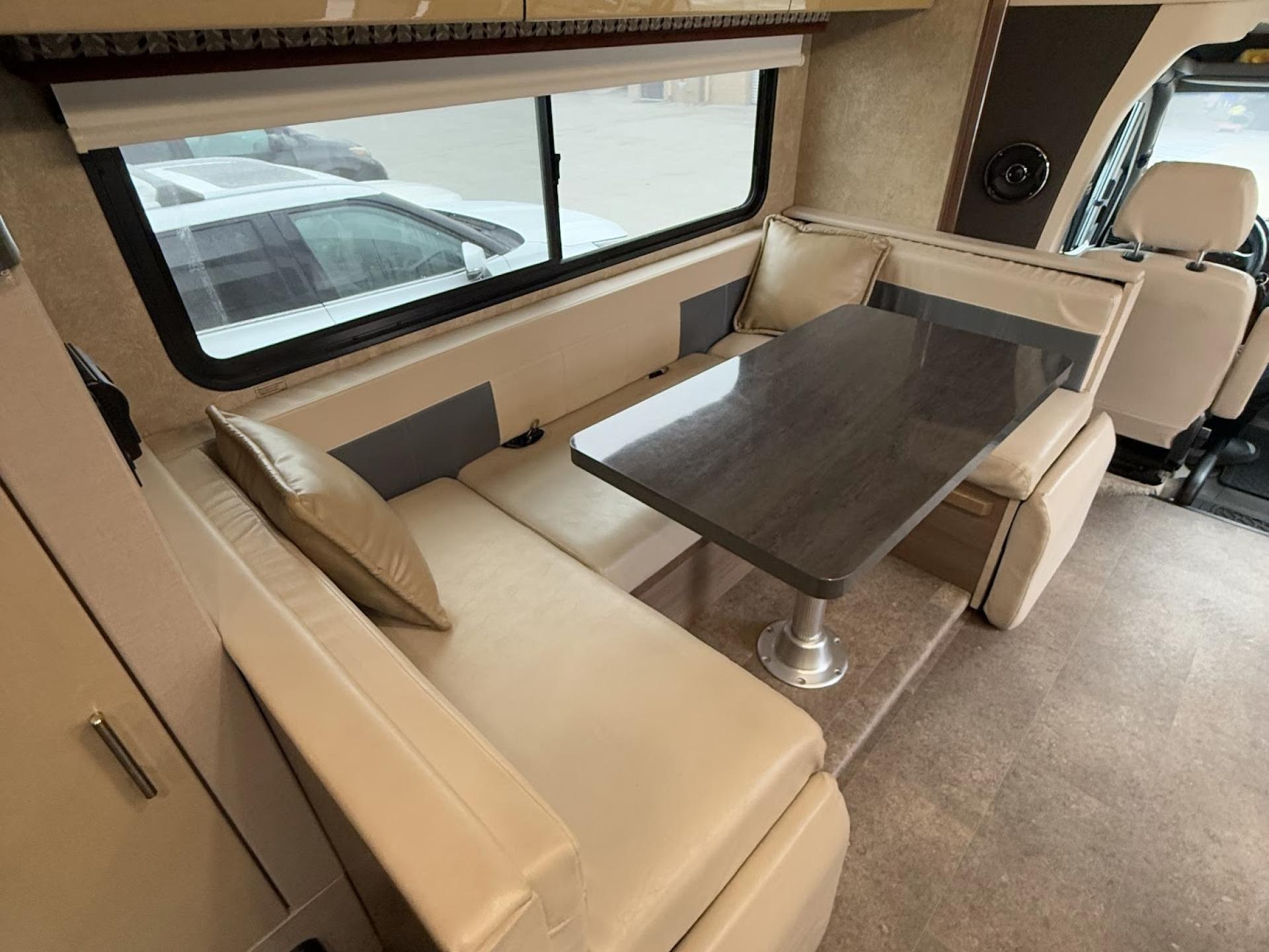 2016 Winnebago Navion 24j