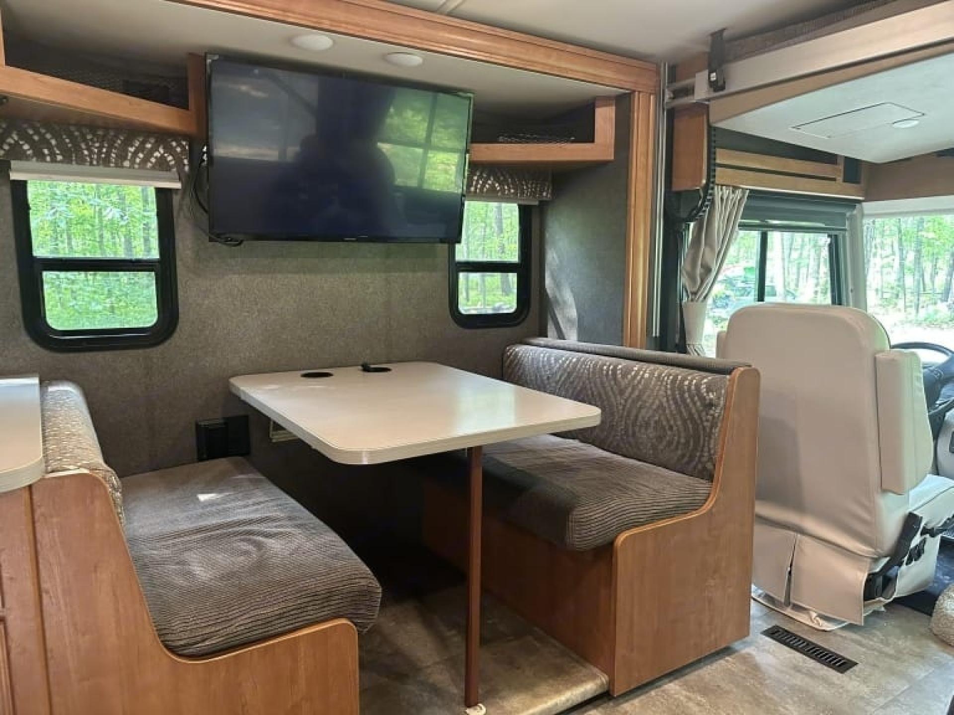 2018 Winnebago Vista 27PE