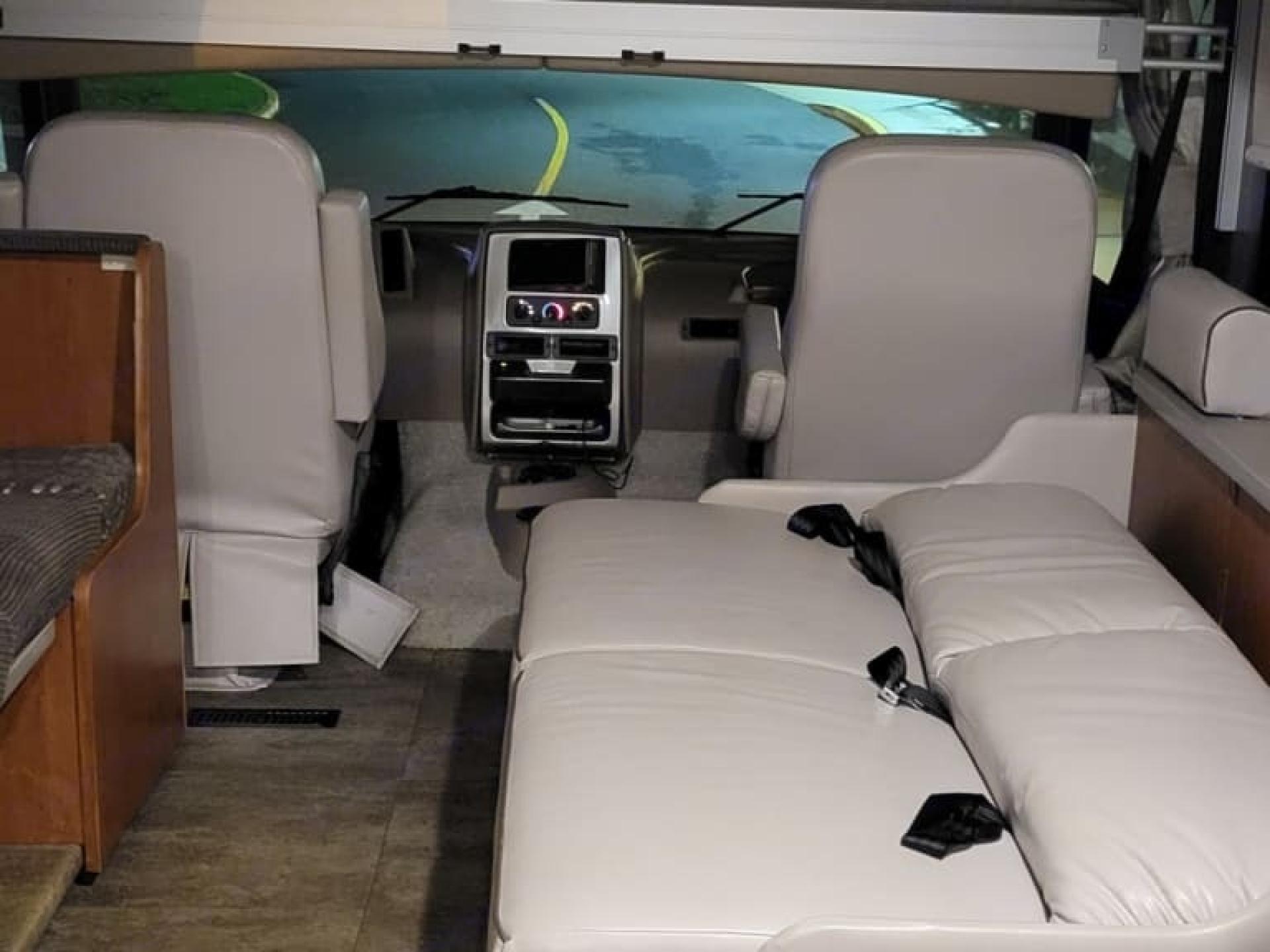 2018 Winnebago Vista 27PE