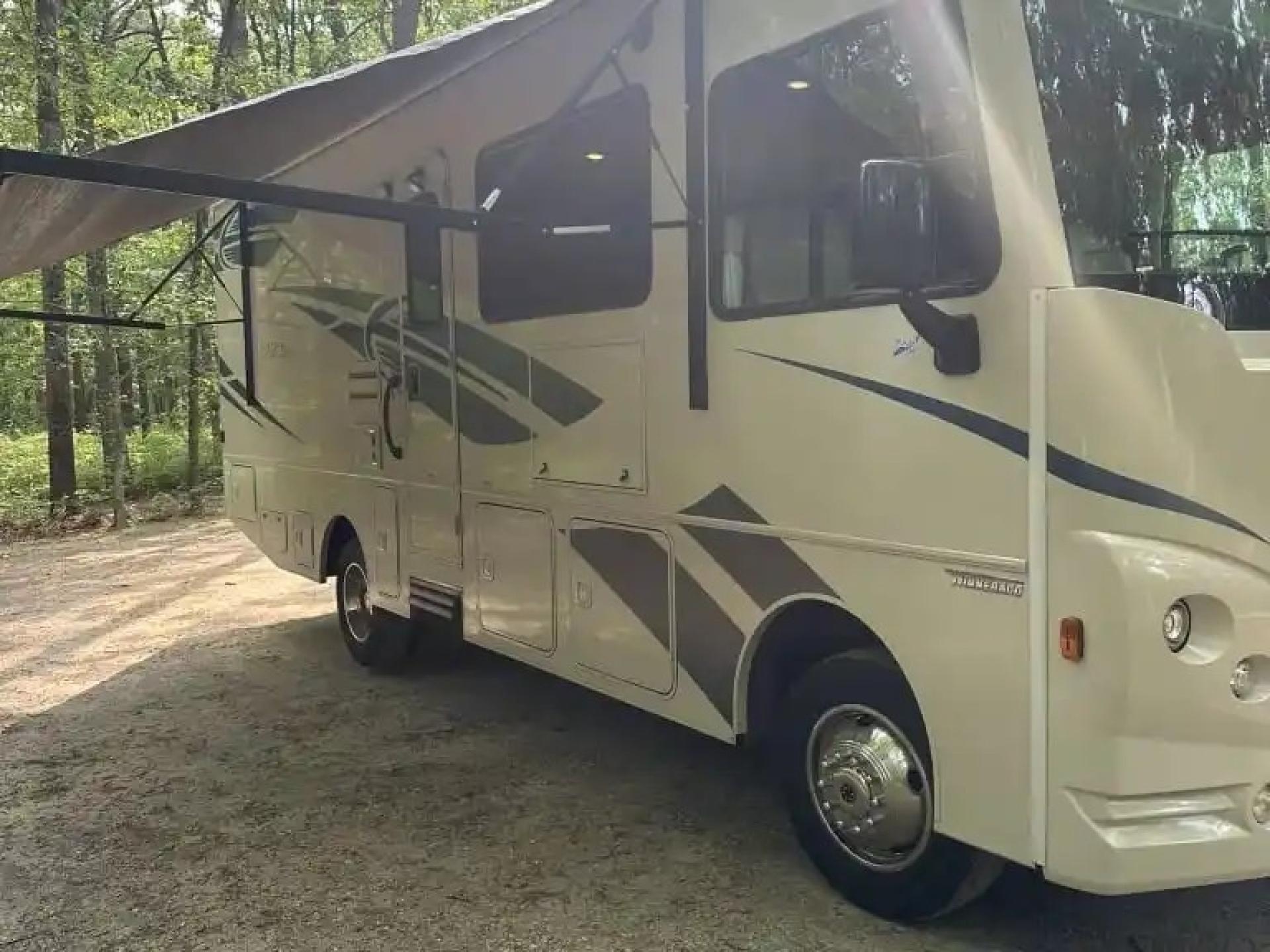 2018 Winnebago Vista 27PE