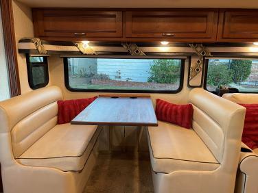 2017 Winnebago Forza 38w